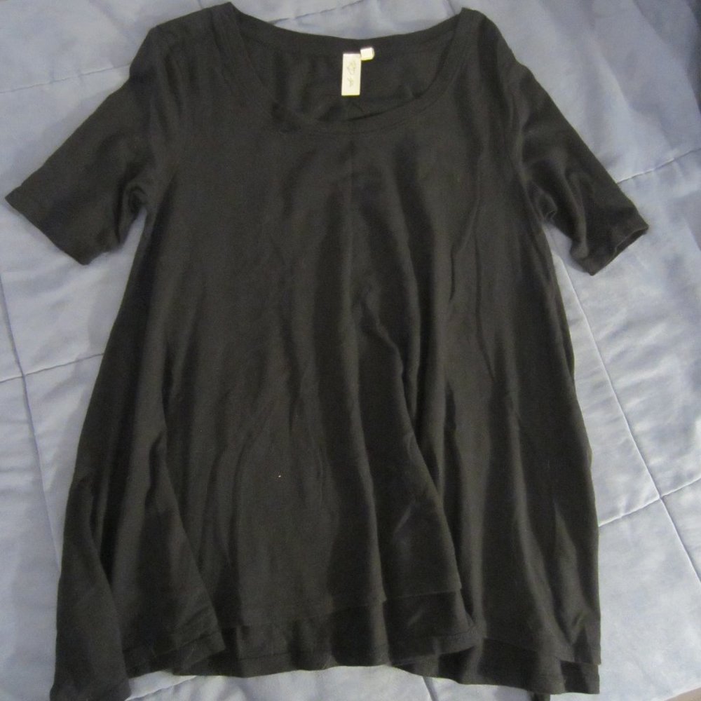Black half sleeve shirt